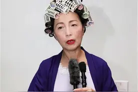 57岁“石榴姐”苑琼丹被曝秘密入院！胸口不适，急求医全身检查图片