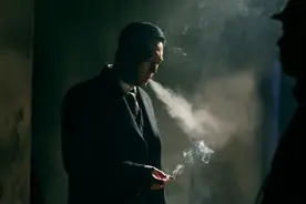 他上过战场，也曾做出百亿资产的企业，如今却破产了图片