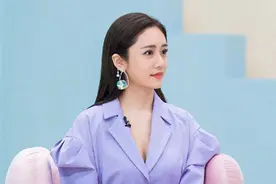 刘芸被郑钧宠成公主 38岁还似小姑娘，穿错西装胖了一圈图片