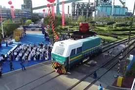 国内首辆！新型智能轨道电动货运“小火车”来啦！图片