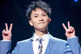 一路成长的周深图片