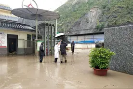 致敬逆行者  生命守护神图片