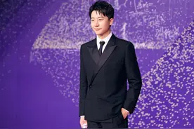 看过黄轩的西装造型，才知道什么是“霸总本霸”，禁欲又绅士图片