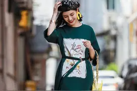 爱长胖的中年女人，腰粗手臂、大腿粗，这份“遮肉”穿搭不要错过图片