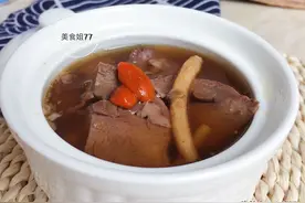 福建人都爱这样炖猪心汤，不腥不膻，滋补好喝，养心安神效果好图片