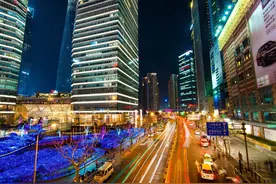 中国最特殊的一线城市上海，天黑后无“夜生活”，网友：没人情味图片