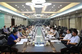 闫旭专题听取《公主岭市示范县城城镇化建设示范方案》起草情况汇报图片