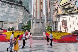 解放碑的新变化图片