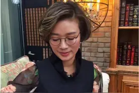 知名女首富胡洁：与前夫离婚再嫁2婚周立波，如今52岁过得怎样？图片