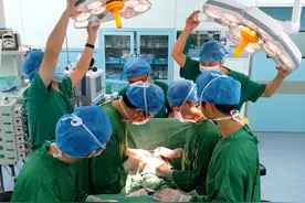 “鸡胸”、肺结节患者做手术，这家医院“报销”！图片
