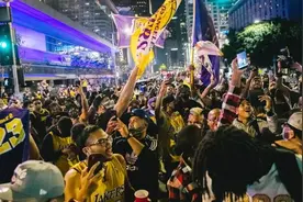 湖人球迷闯祸了！夺冠庆祝变成打砸抢！洛杉矶市长直接发飙图片