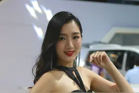 这波车模不好分类，说不出来的漂亮 娇滴滴表情让人浮想联翩图片