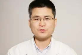 女性多囊卵巢综合征是否会引起不孕？这一疾病是否可以治好？视频封面