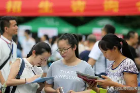 错把独立院校看成重点高校，考生581分被民办院校录取，家长哭了图片