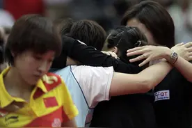 世乒赛国乒女团最惨一败！10年前的今天，刘诗雯丁宁泪洒莫斯科图片