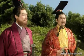 曹操把赤兔马给了关羽，方天画戟给了谁？孙权刘备会给出不同答案图片