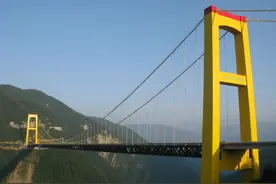 四渡河特大桥！世界建桥史上首次运用火箭技术抛送导索图片