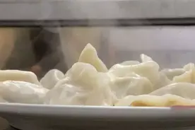 饺子用小麦粉哪家强？河套、金龙鱼、古船、五得利面粉包饺子测试，第一名无悬念夺冠，冬至你准备用啥面？图片