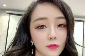 快手中4个身价过亿的女人，3个靠男人，1个靠自己带红老公图片
