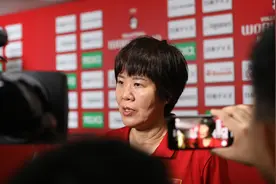 好消息！中国女排主教练郎平续约至东京奥运会图片