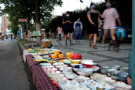 摆地摊要交的智商税统统在这里图片