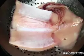 泡干鱿鱼，用冷水热水泡都错，一招教你1小时把鱿鱼泡得又肥又大图片