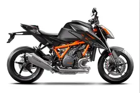 全新KTM1290 Super Duke RR干重179kg图片
