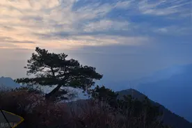 是非对错转头空，留下闲话后人评图片