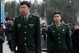 在CBA征战了15个赛季，王治郅从八一队一共赚到了多少薪水？图片