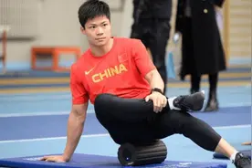 除了短跑运动员，苏炳添还有四重隐藏身份，网友：跑得最快的教授图片