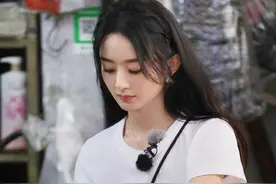 没想到赵丽颖这么接地气，她最近戴的耳环，我也买得起图片
