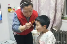  十堰老人家中去世留下6岁孙子，曾说“我挺好，还得把孩子带大呢”图片