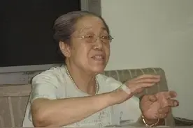 丈夫是副院长，女婿是著名演员，老艺术家曲云为何晚年捡破烂？图片