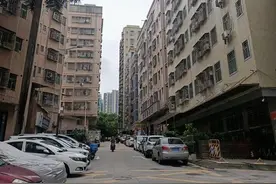 深圳本地房东：我每天都很忙，忙着收房租、喝茶、打牌忙着去旅游图片