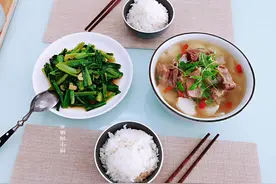两口子的午餐，只做了2道菜，有肉有菜有汤营养好，吃得舒服图片