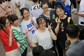 高考全国卷一容易？文科生反驳：除了数学，其他都很难，尤其地理图片
