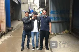 从 45 层楼顶沿水管徒手爬下“蜘蛛人”专盗高层住户图片