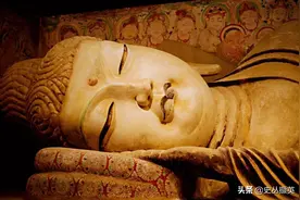 莫高窟卧佛：释迦摩尼涅盘，安然、祥和图片