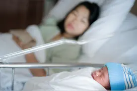 拯救亿万母亲的他，却被当成疯子关进疯人院，死后才被医学认可图片