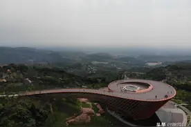 俯瞰成都龙泉山丹景台，“城市之眼”美景如画图片
