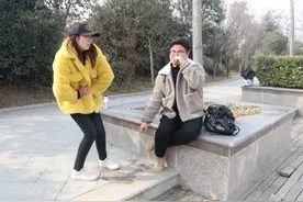 厕所男女间用“鸡”“猫”区分，着急方便如何分辨？看完涨知识了图片