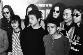 27年前那场香港演唱会，是中国摇滚乐的里程碑，还是集体自嗨？图片