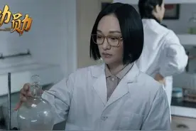 周迅《想想十年后的自己》：十年前的自己怎么也瞧不起今天的我图片