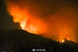 紧急出动！武警昆明支队300名官兵连夜投入扑火工作图片