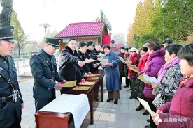 全市公安广泛宣传禁放烟花爆竹规定图片