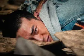 本以为易烊千玺是好看的花瓶，看完《长津湖》发现，他是一个王者图片