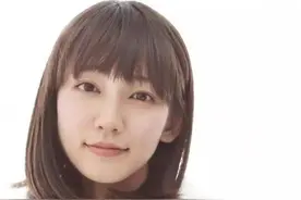 日本女模吉冈里帆，小短腿却有高颜值，被誉“治愈系女优”图片