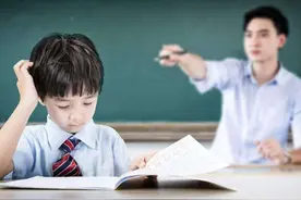 哈佛研究：常常被吼叫的孩子，可能没出息，20年后能看出差距图片