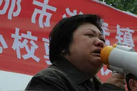 河南暴雨，韩红又被质疑，这场21年的“秀”，不是谁都敢做图片