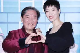 李立群30岁女儿官宣恋情！与黑人男友大秀恩爱，对方是她的初恋图片